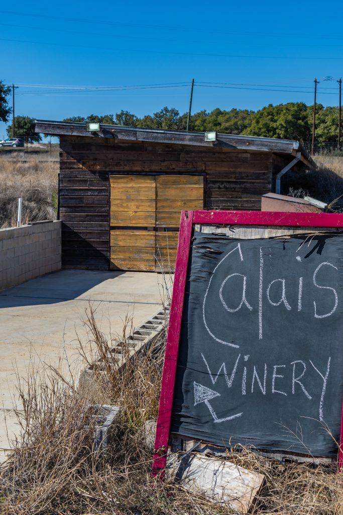 calais winery fredericksburg texas, tasting room, tasting shed at french winery in fredericksburg texas, bordeaux style wines fredericksburg texas, french owned winery fredericksburg