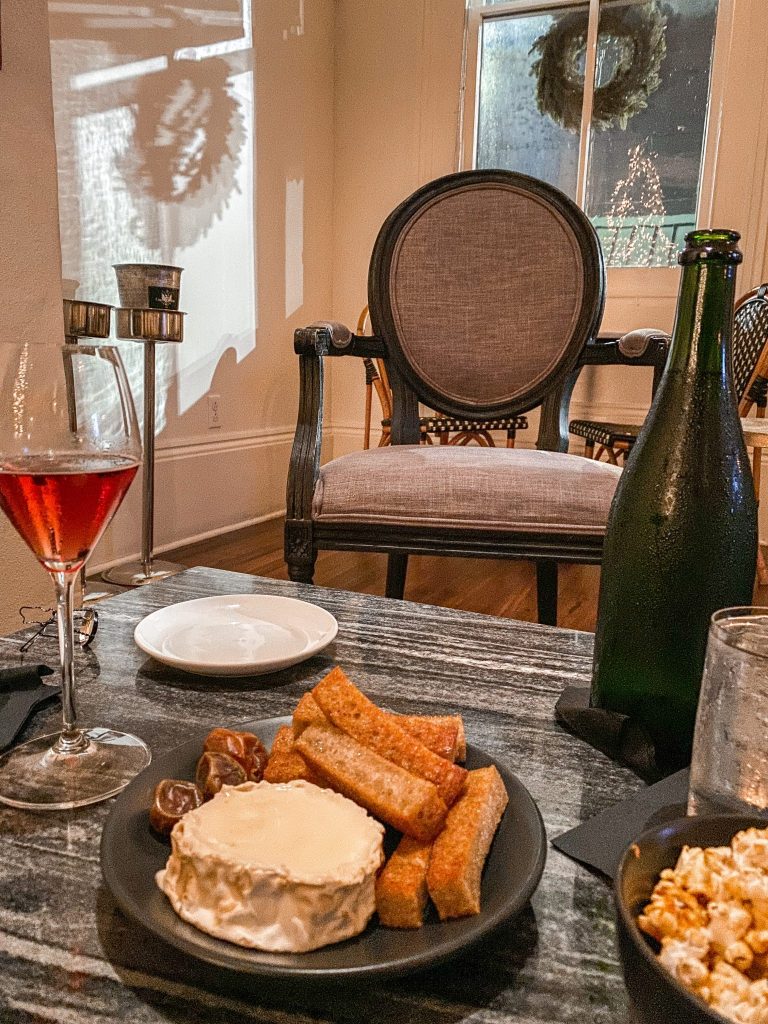 Effervescence New Orleans, champagne bar in New Orleans, the perfect 3-day itinerary for a luxurious New Orleans weekend getaway