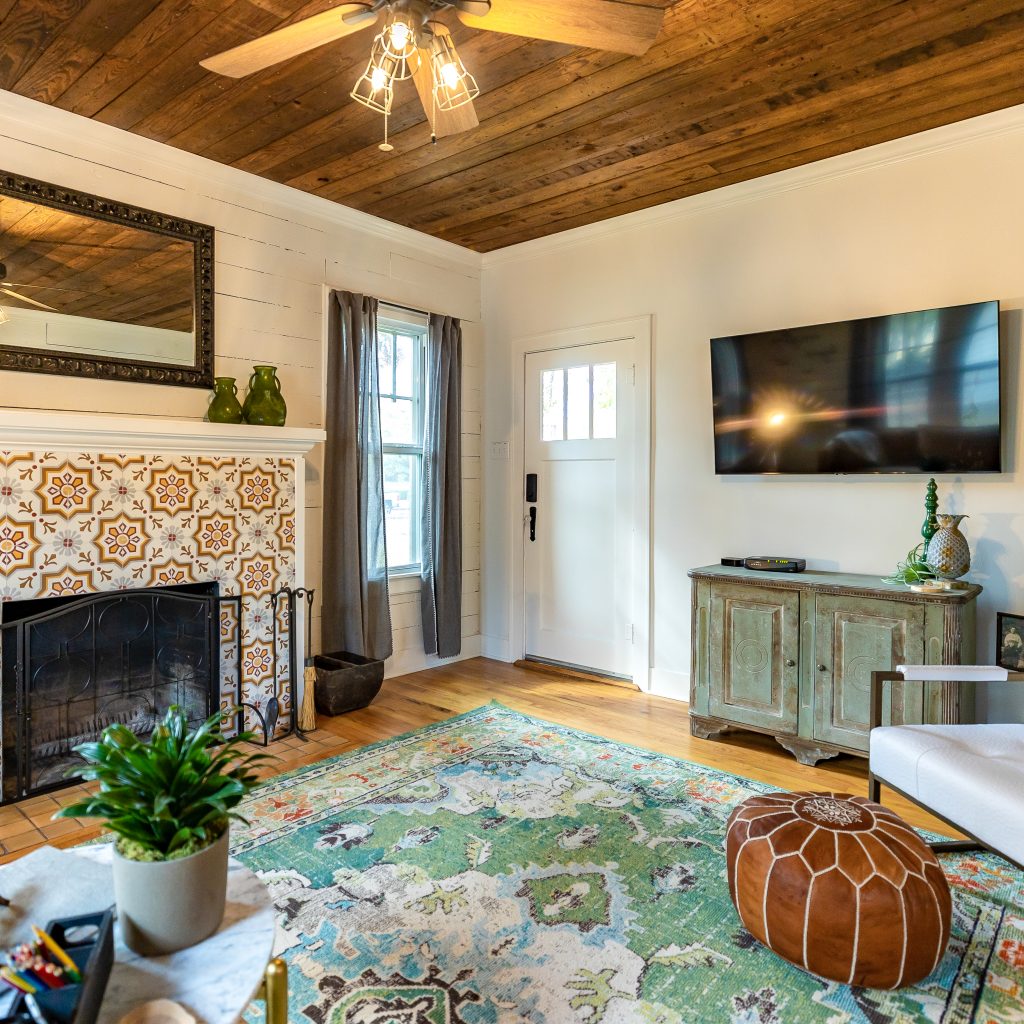 Tivy Cottage - A Dwell Well Property. The Luxurious Escape to the Heart of Texas Hill Country You Need To Book. Dwell Well Experience. Dwell Well Rental Properties. Kerrville, TX. Fredericksburg, TX. Texas Hill Country